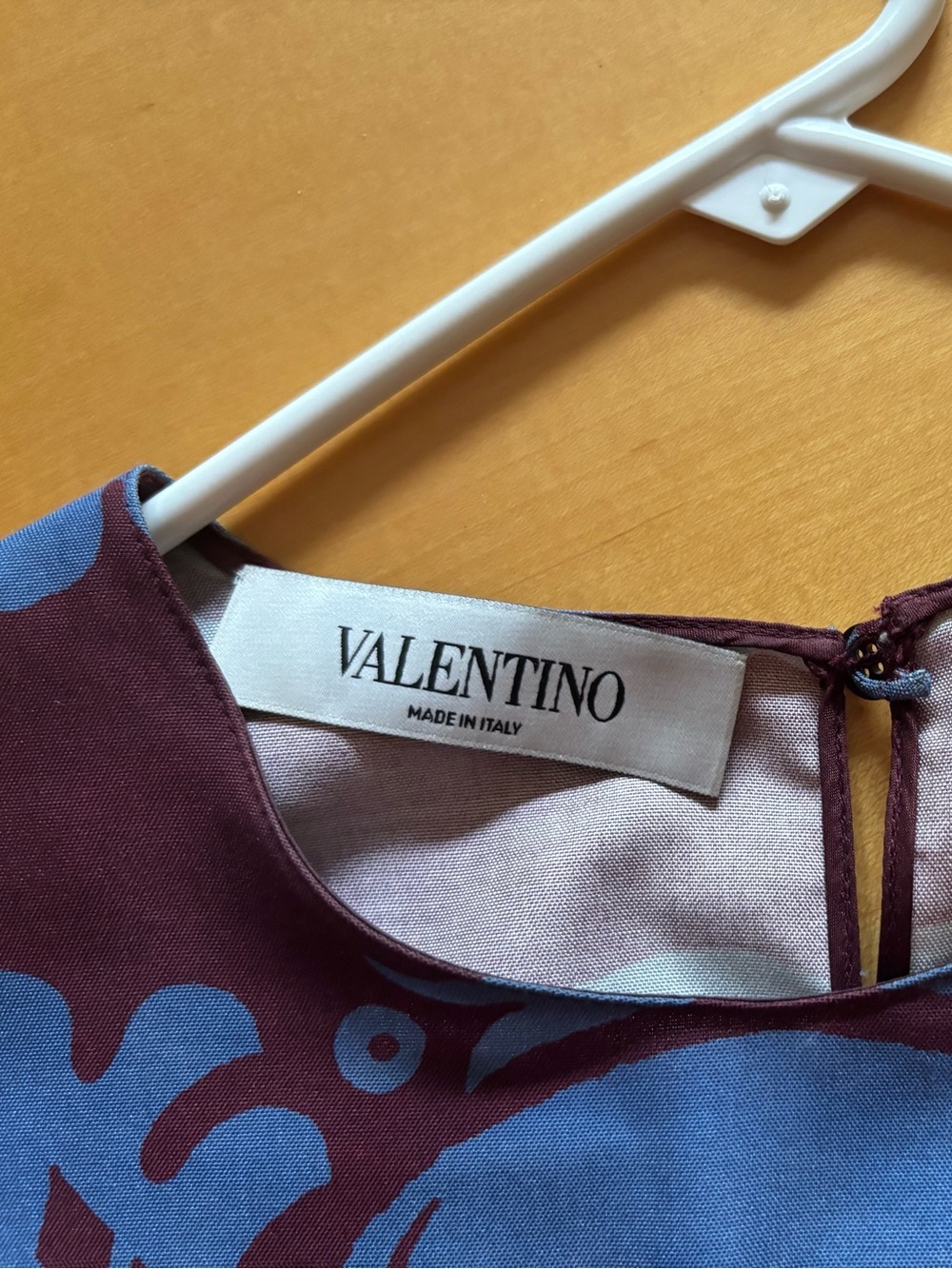 Valentino Garavani Purple and Cream Floral Short-Sleeve Blouse. Authentic. - Picture 3 of 4